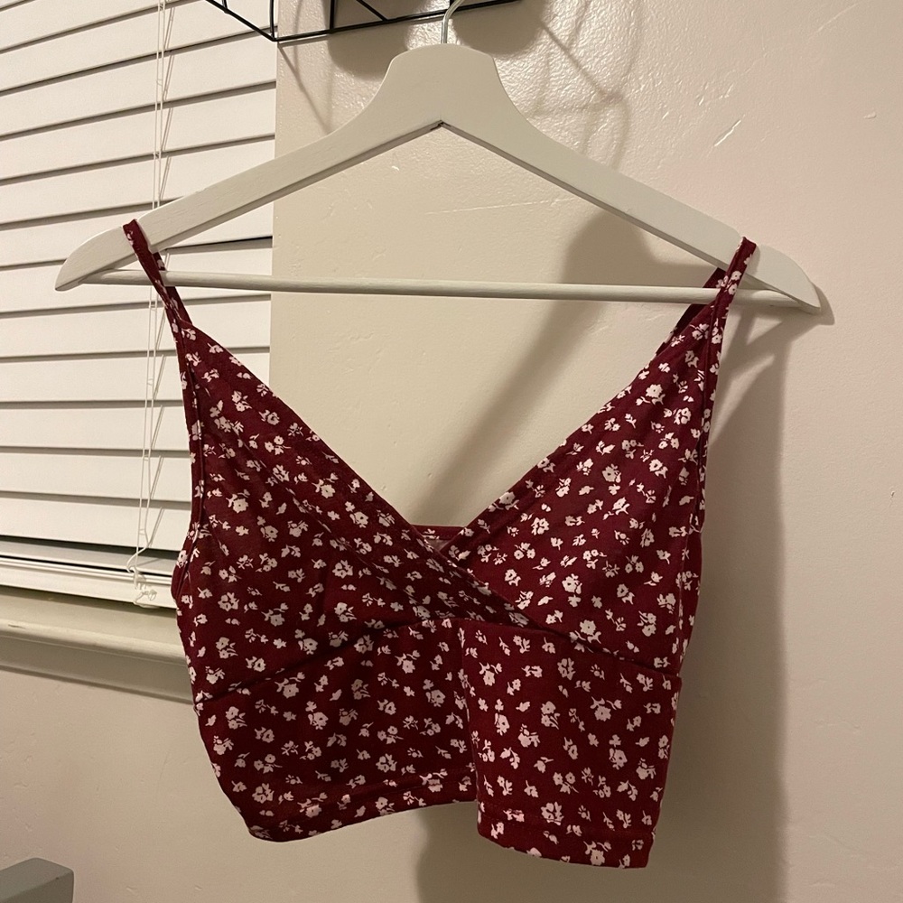 burgundy floral cami top 🌺